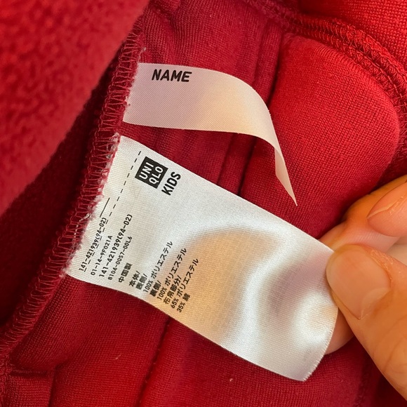 UNIQLO child size 110 (US 4T) red jacket - Picture 5 of 5
